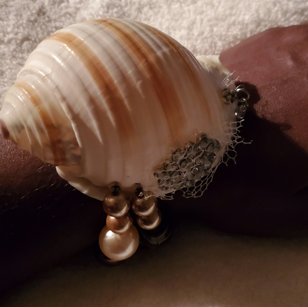 WOMEN SHELL BRACELET